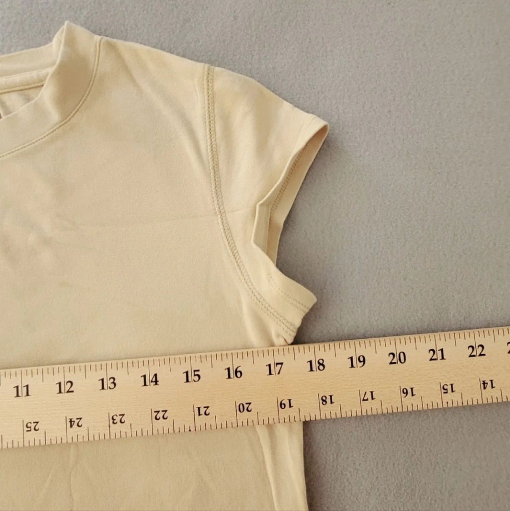 CHICOS The Ultimate Tee sz 1  Tan  Short Sleeve Round Neck Cotton Modal - Picture 7 of 7